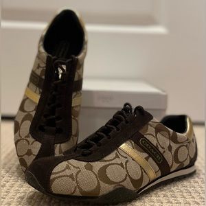 COACH Signature Katelyn Sneaker (Size 7)